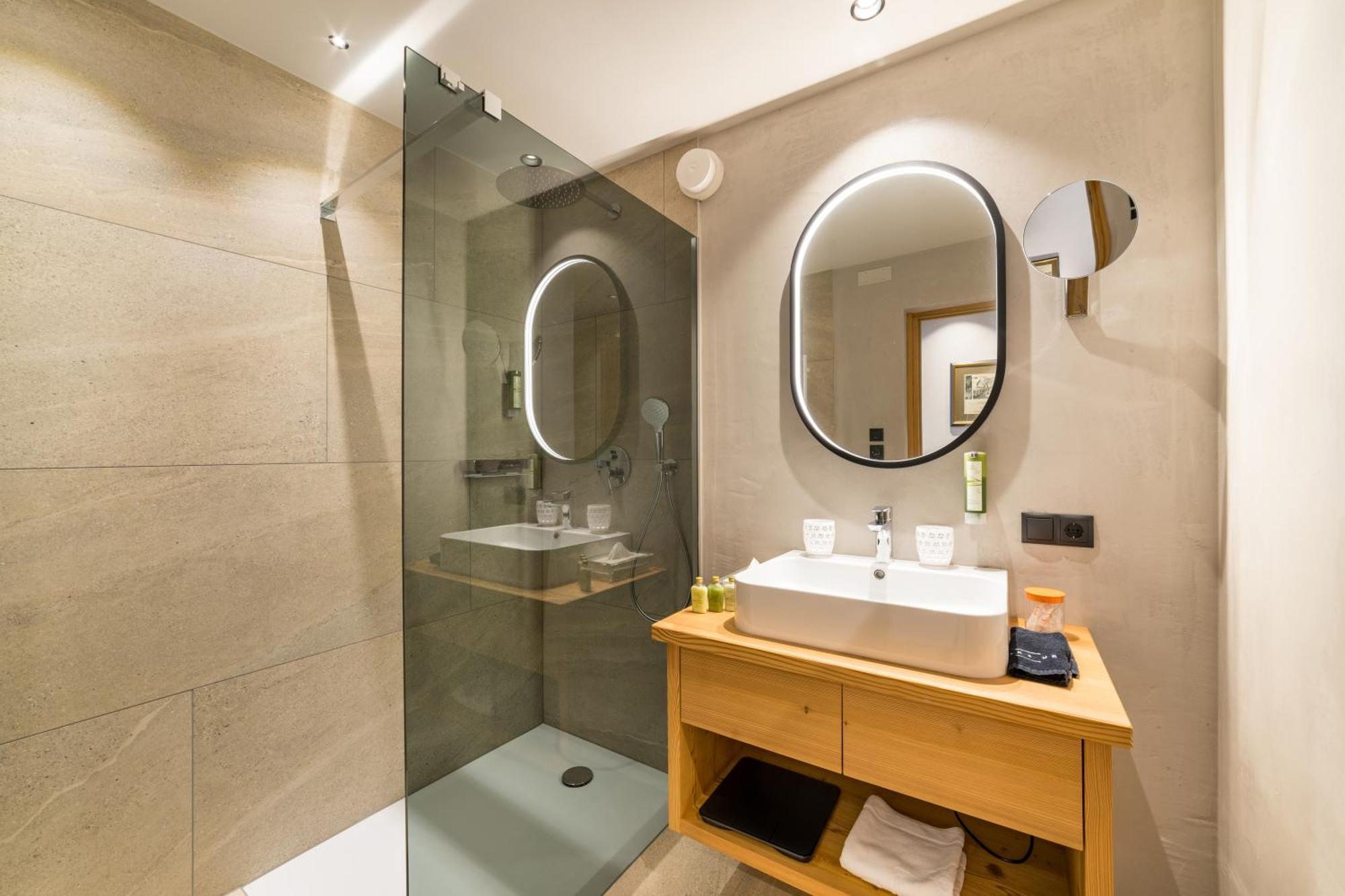 Mirabell Dolomites Hotel - Luxury Ayurveda & Spa Valdaora Esterno foto