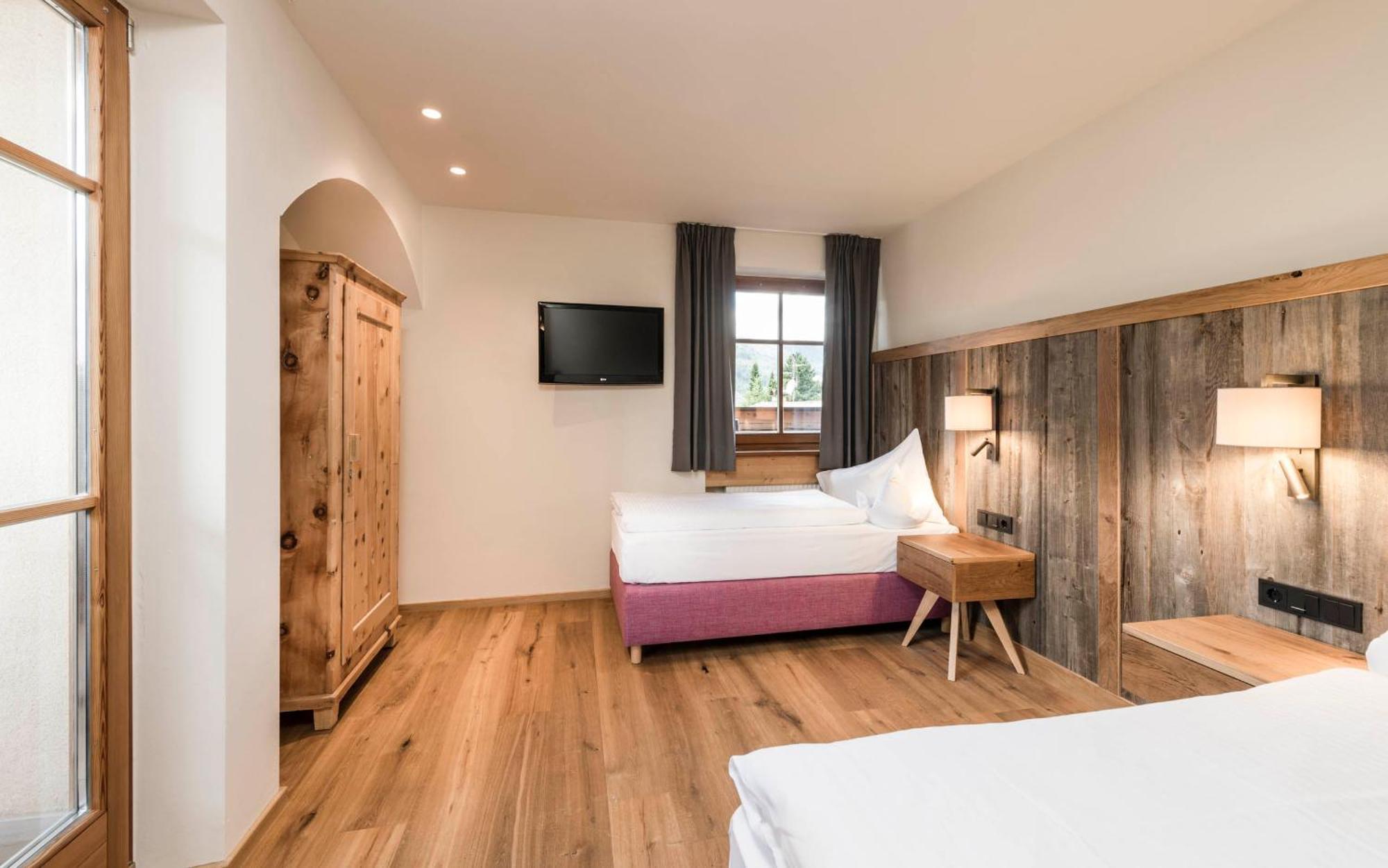 Mirabell Dolomites Hotel - Luxury Ayurveda & Spa Valdaora Esterno foto