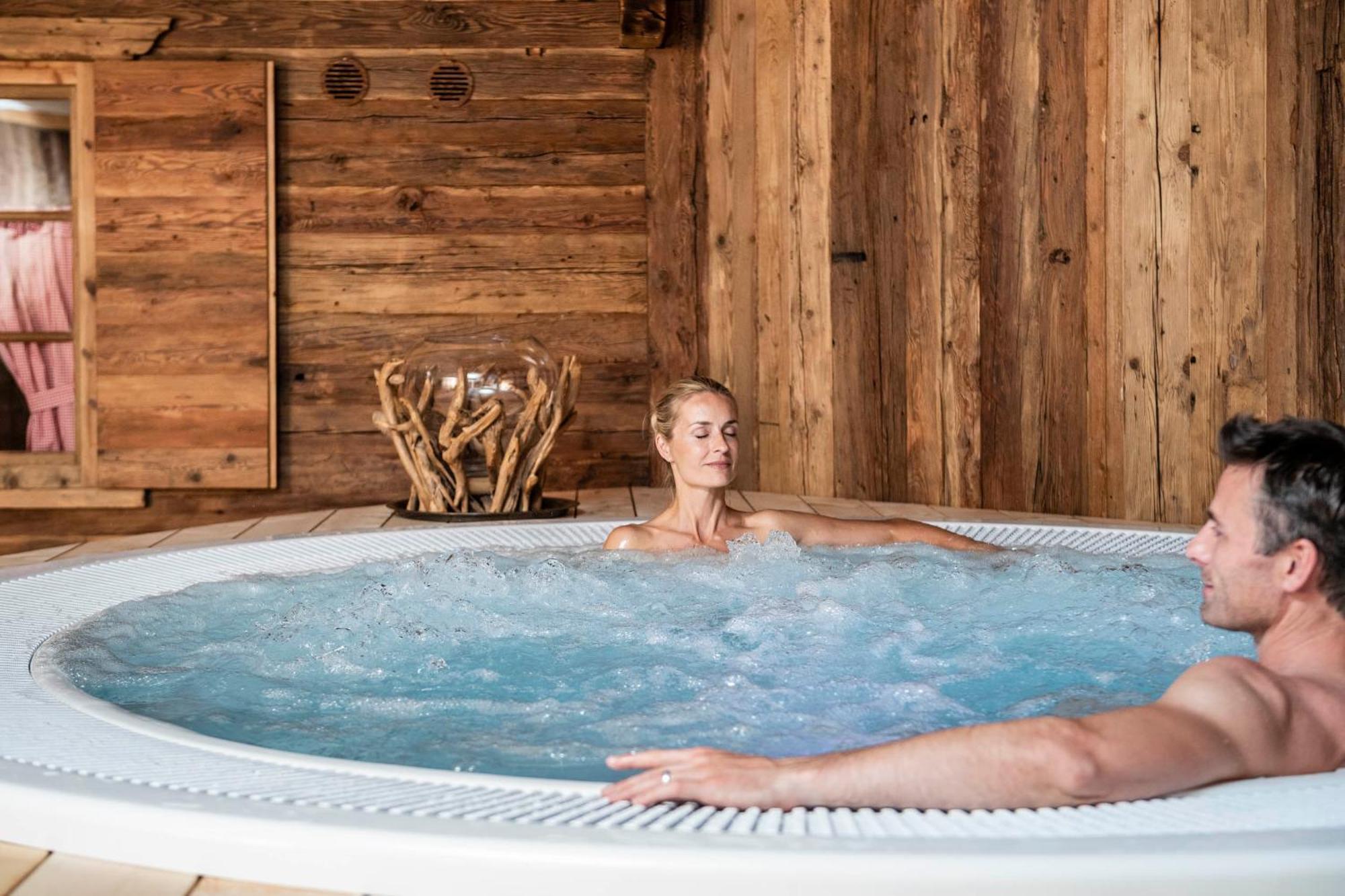 Mirabell Dolomites Hotel - Luxury Ayurveda & Spa Valdaora Esterno foto