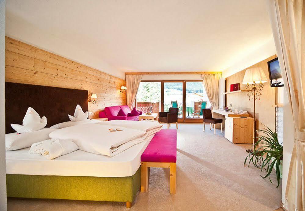 Mirabell Dolomites Hotel - Luxury Ayurveda & Spa Valdaora Esterno foto