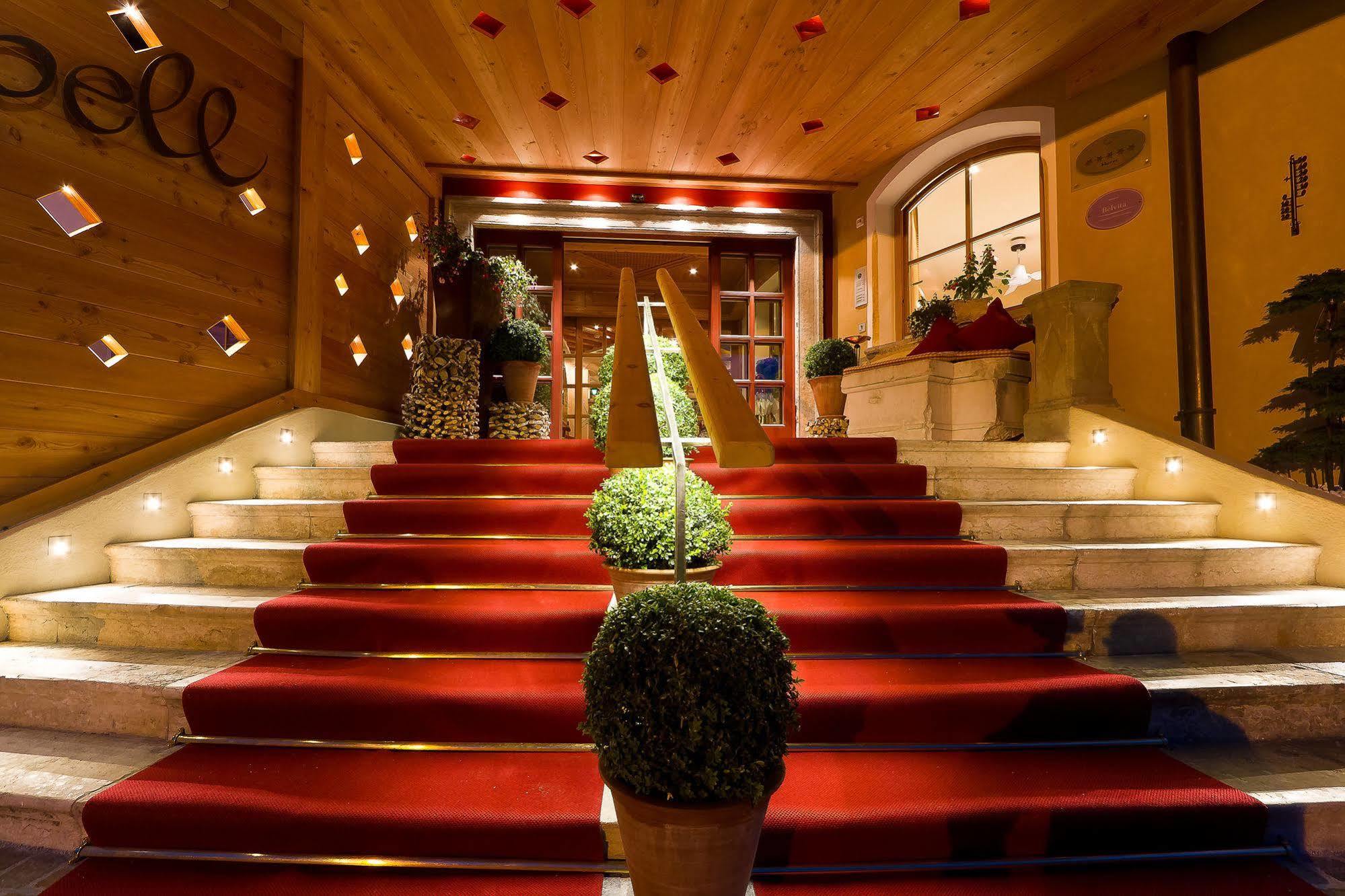 Mirabell Dolomites Hotel - Luxury Ayurveda & Spa Valdaora Esterno foto