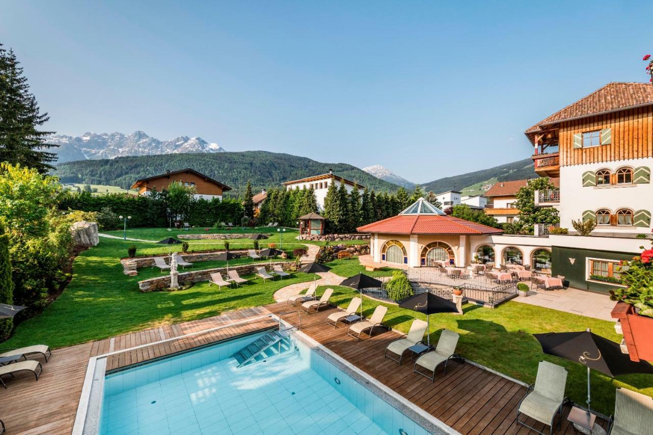 Mirabell Dolomites Hotel - Luxury Ayurveda & Spa Valdaora Esterno foto